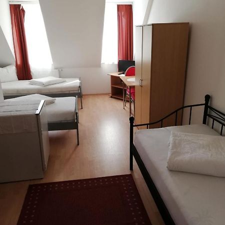 Pension Feldschloessl Ingolstadt Bagian luar foto